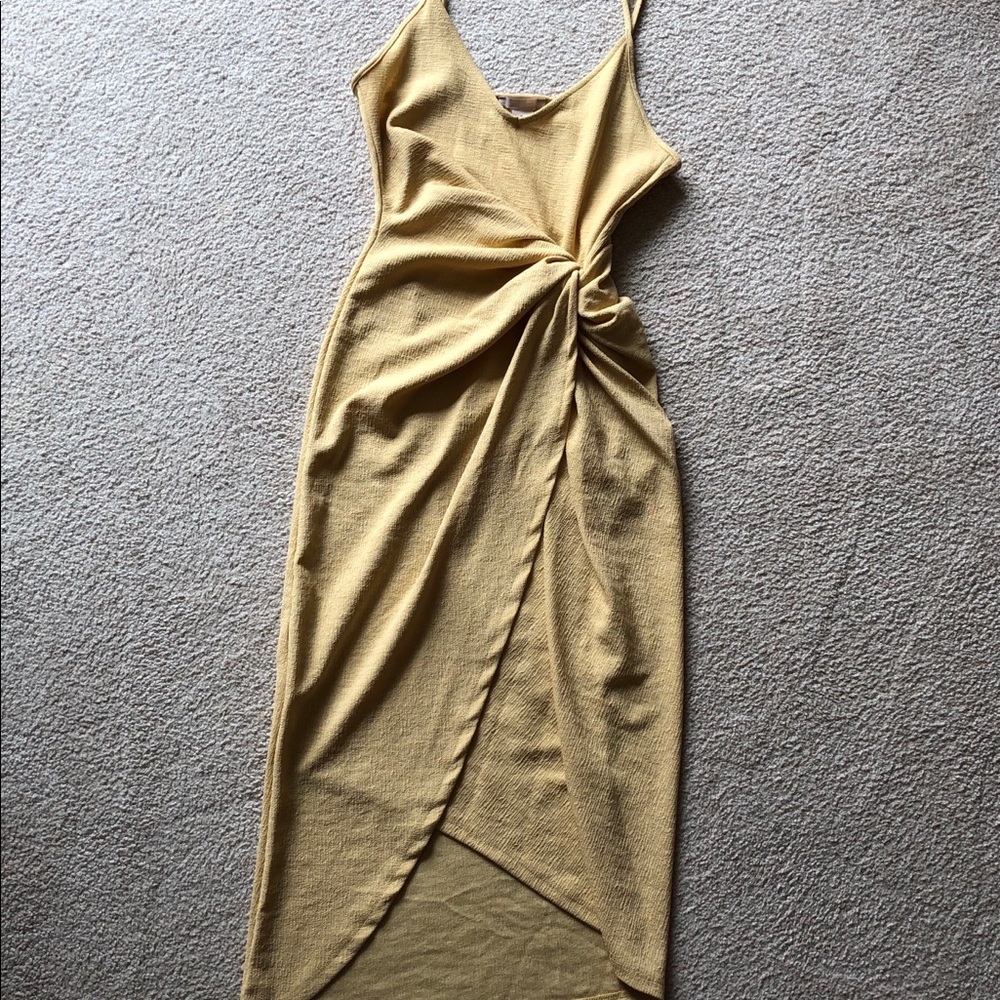 H&M Trend SLEEVELESS SCRUNCH STRETCH FITTED Wrap V Neck Yellow DRESS - Picture 2 of 12